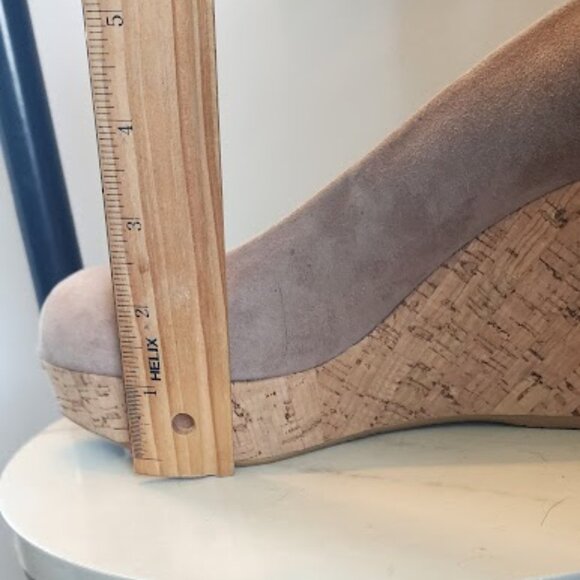 Stuart Weitzman Beige Suede Anna Cork Wedge Platform Peep Toe Pumps Size 9 - Picture 13 of 13